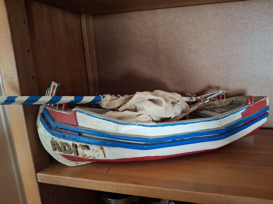 Grande barco artesanal em madeira cerca 47 cms