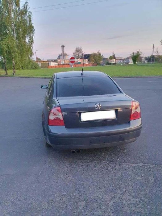 Volkswagen Passat B5 FL 2.0 benzyna manual sedan grafit LC7U na części