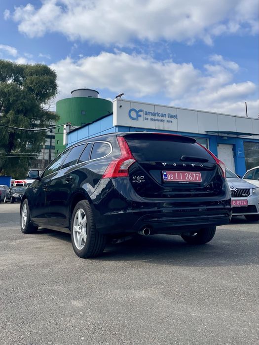 Volvo v60(D2) 2014 року