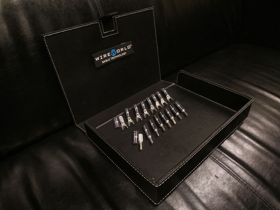 WireWorld Uniterm Silver Banan Widełka wtyki Logo Trans Audio Hi-Fi