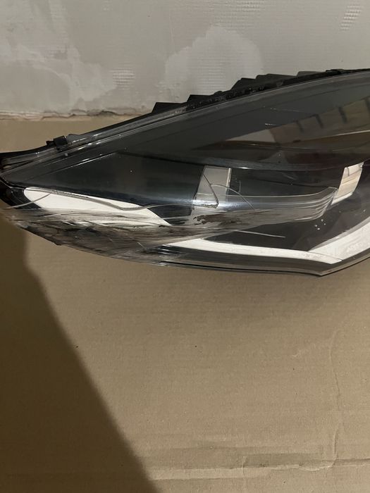 Фара Renault Megane 3 рестайл GT-line