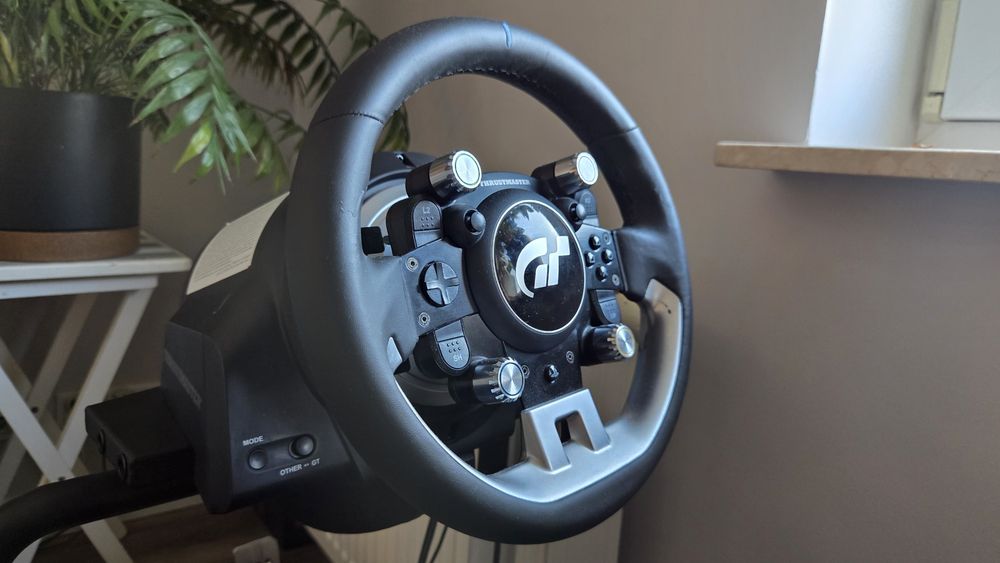 Zestaw kierownica Thrustmaster TGT2 + TLCM