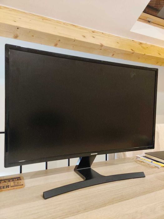 Monitor Curvo Samsung  27'' S27E510C