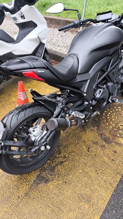 Benelli 502c 2023 10500 kms