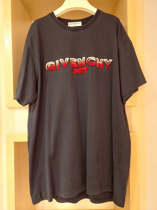 Футболки Valentino, Givenchy, Off-White, Pangaia