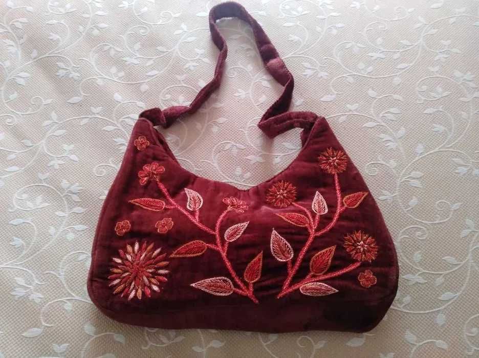 Mala grená de veludo