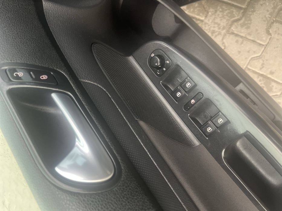 VW Golf 5 свіжопригнаний з Німеччини. 1.6 МРІ, розмитнений.