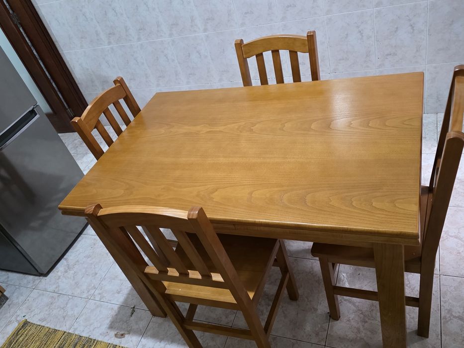 Mesa para cozinha.