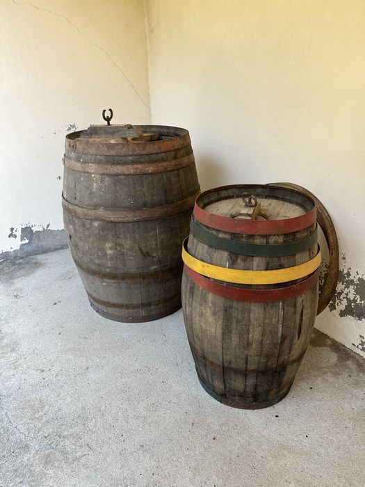Pipas antigas em madeira (vintage)