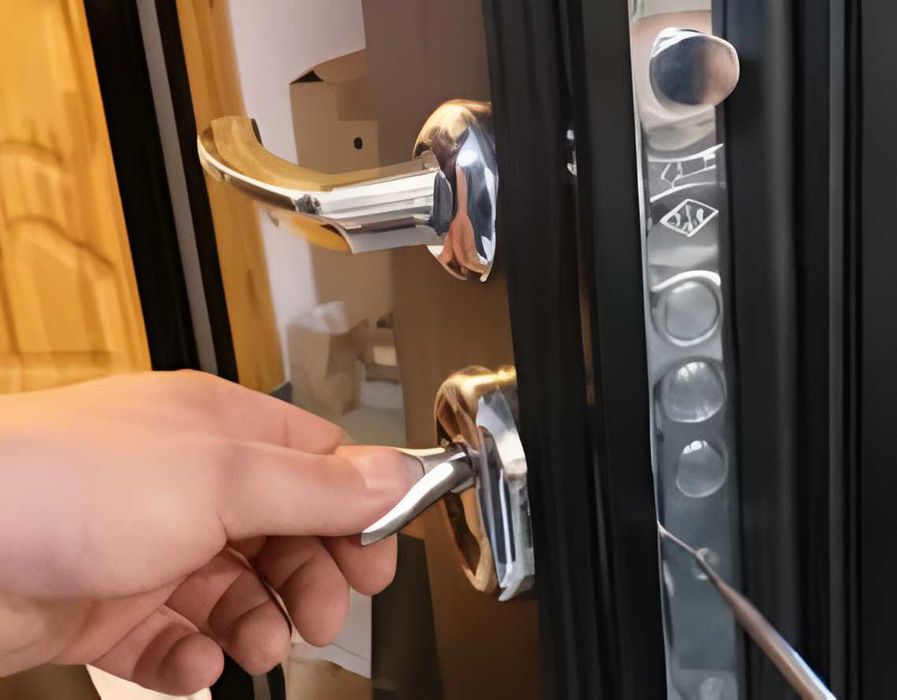 Відкриття дверей Київ, при втраті ключів без поломки, вскриття авто