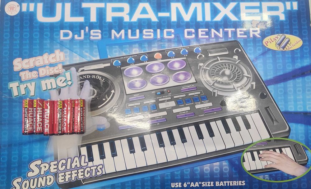 "Ultra-Mixer" brinquedo DJ, eletronico (nunca usado).