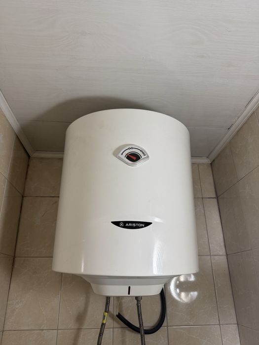 Продам боллер Ariston