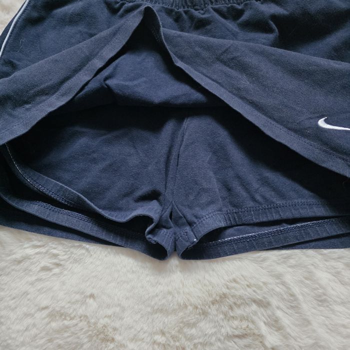 Sportowa spodenko-spódnica Nike Court rozmiar S