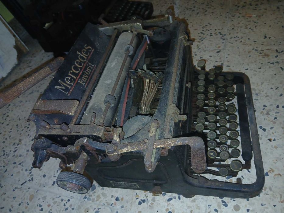 Antiga Maquina de escrever - Mercedes - Zella-Mehlis