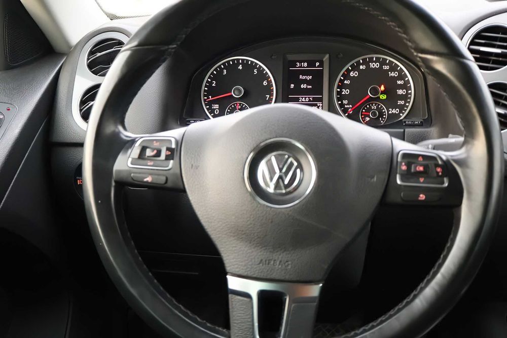 Volkswagen Tiguan      2016