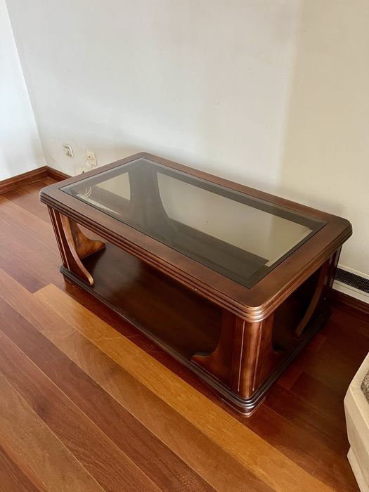 Mesa de centro em madeira maciça