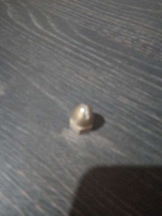 Sprzedam śrubkę mocującą separator odkurzacza Rainbow D4