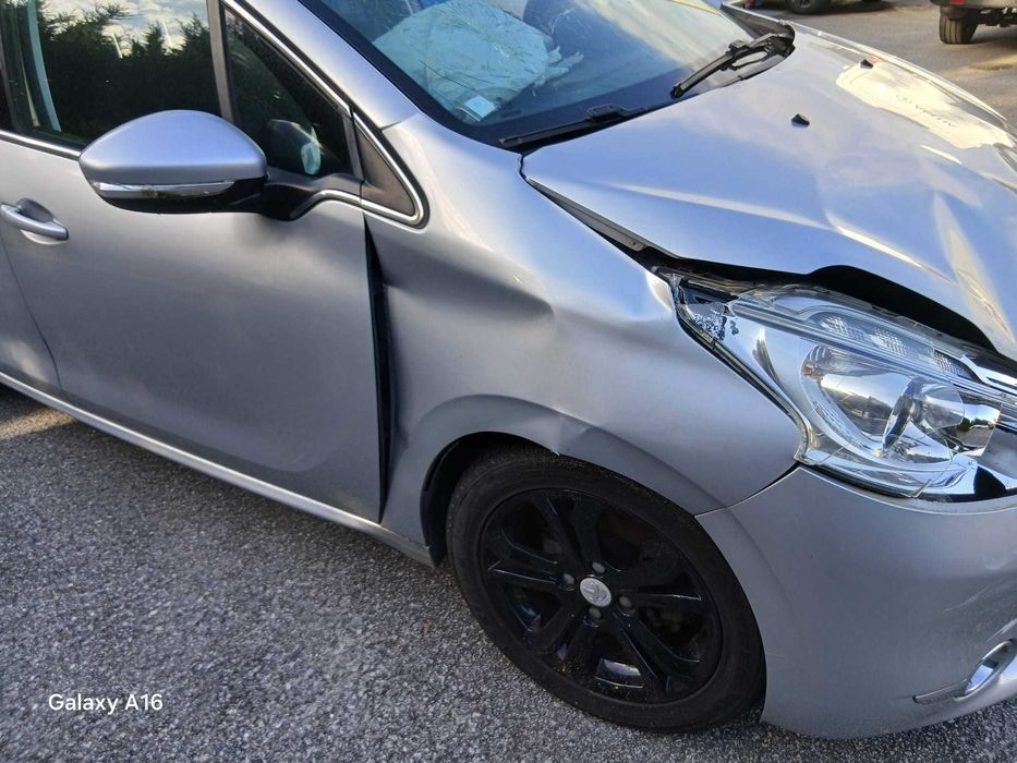 Peugeot 208 1.4 HDi Diesel (Poucos Km)
