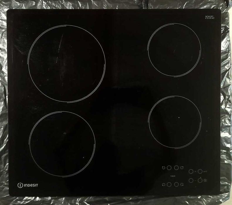 Placa Vitrocerâmica Indesit RI 161 C - 4 zonas - Elétrica