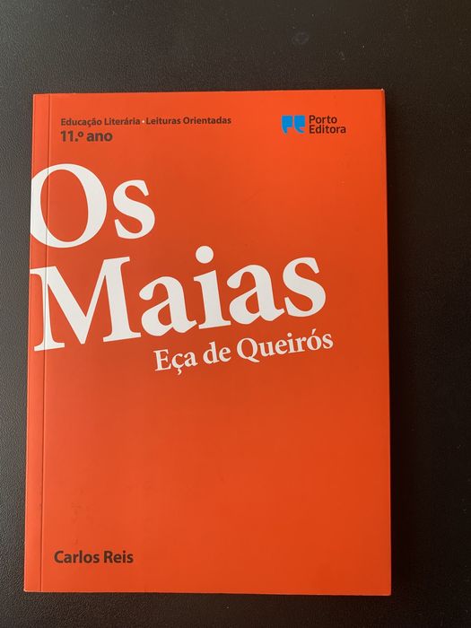 livro de apoio escolar (sobre “Os Maias)