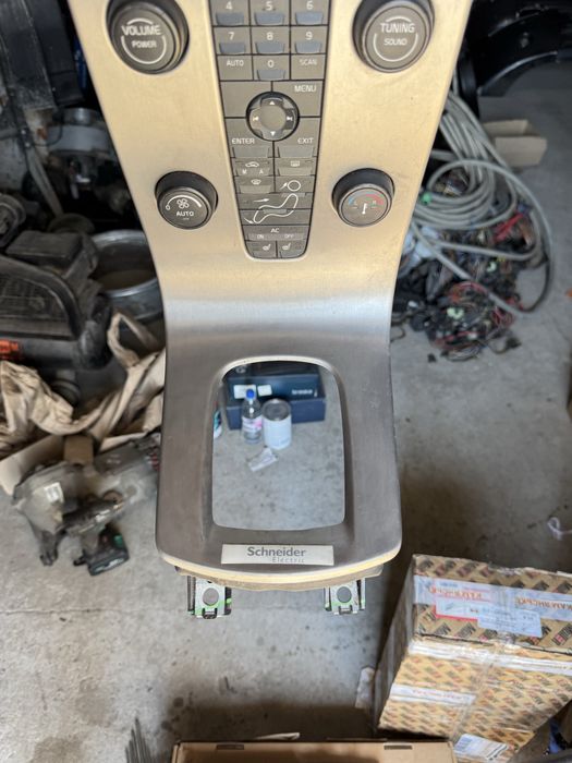 Консоль вольво v50, c30, s40