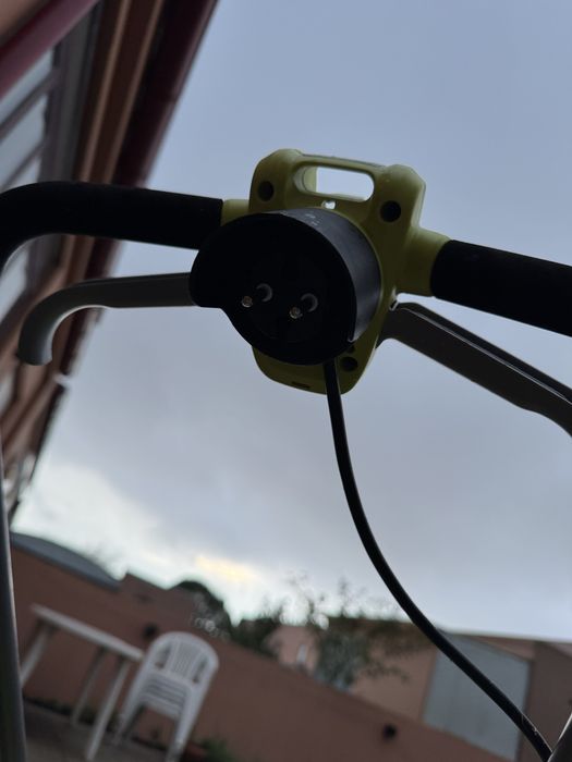 Corta-relvas elétrico RYOBY 1300W 33CM