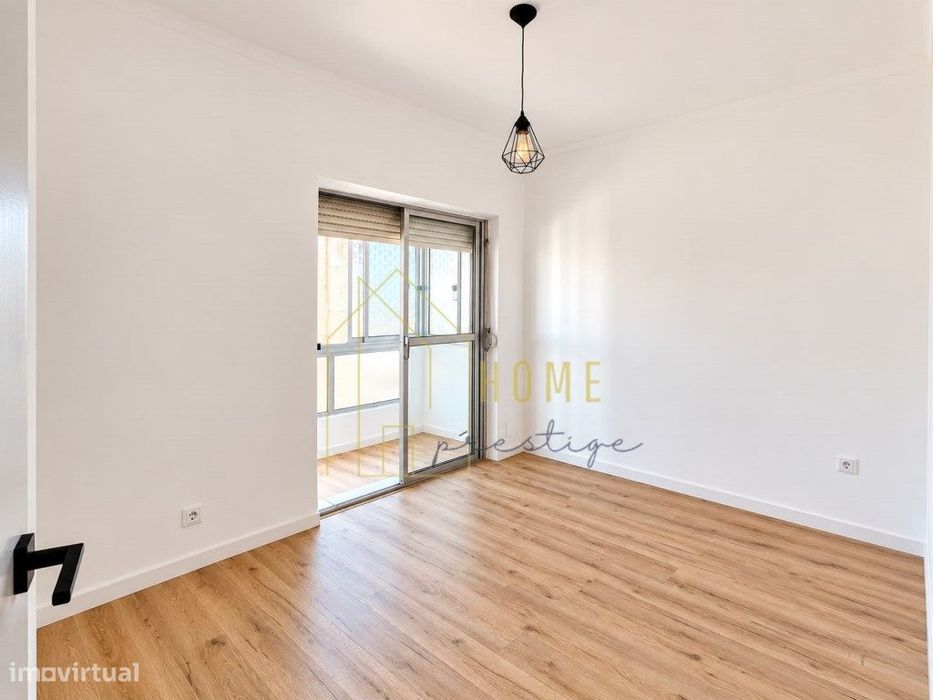 Apartamento T2 Remodelado, Baixa Da Banheira