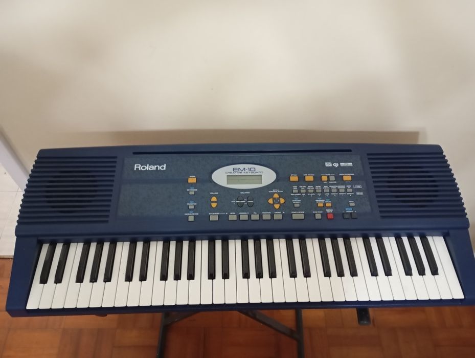 Vende se órgão Roland