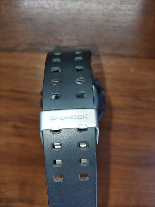 Спортивний годинник GA-100 та портативна Bluetooth колонка.