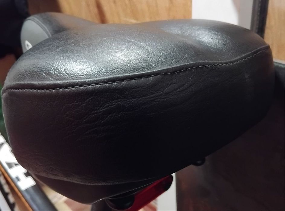 Продам  седло ,сиденье Grand star.