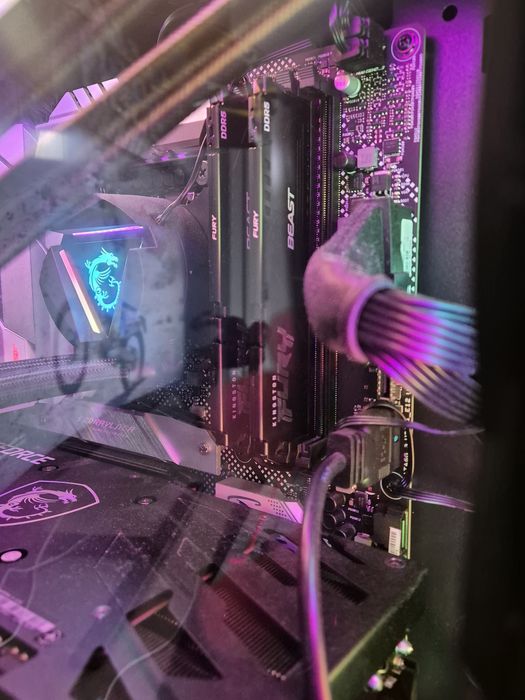 Selling PC tower438006458573148164