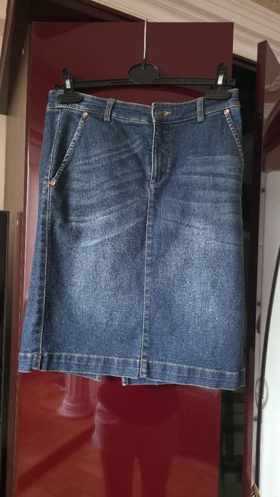 Продам джинсову спідницю Benetton