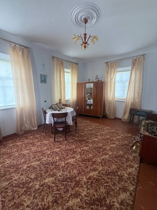 Продам будинок  25 км. до міста Камʼяць-Подільський.