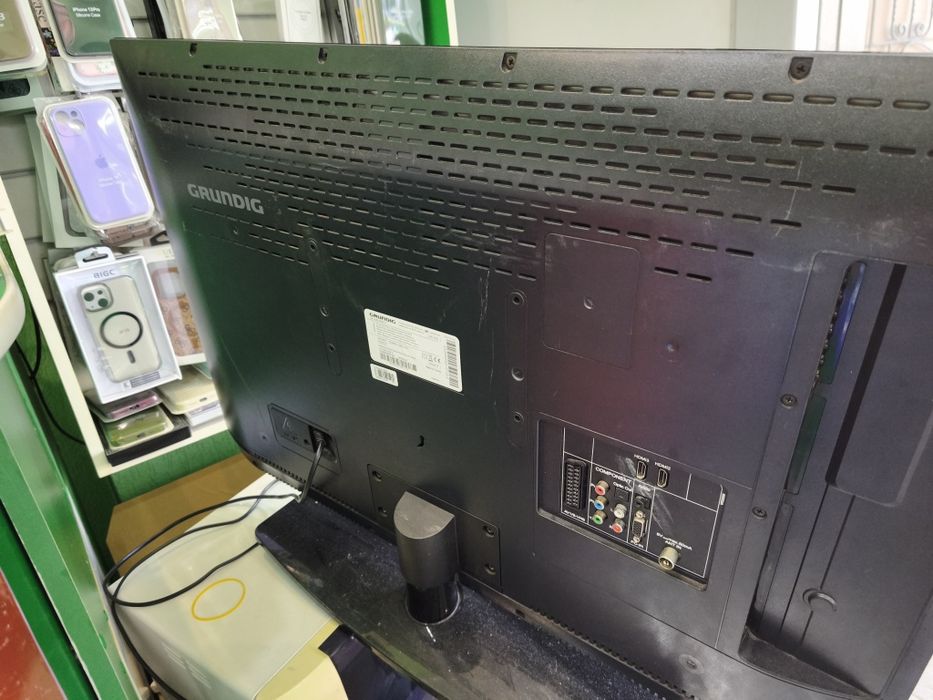 Телевізор GrundiG 32
