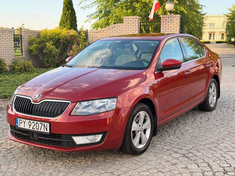 Skoda Octavia Pierwszy właściciel bezwypadkowa aktywny tempomat grzane fotele