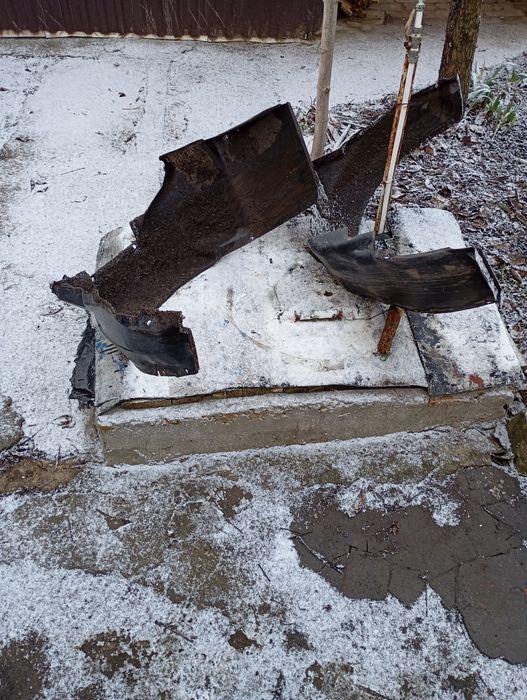 Продам підкрилки ланос передні завод.