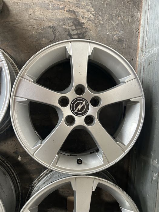 Alu felgi 16 cali 5x110 65.1 et41 komplet OPEL