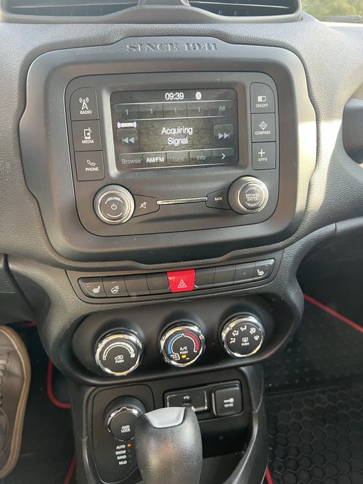 Jeep Renegade, 2016 рік