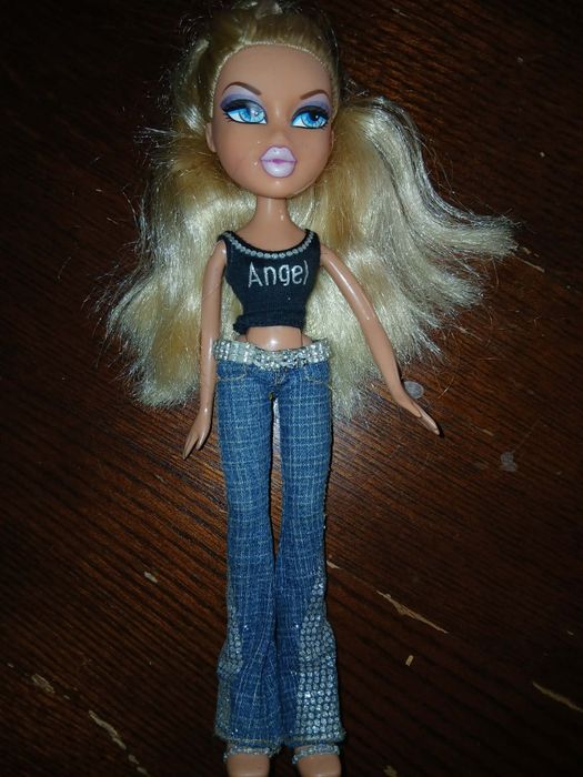 Lalka  BRATZ  . .