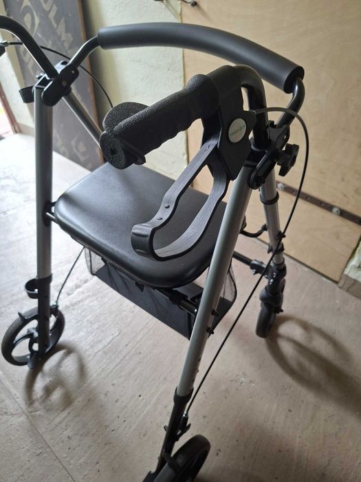 chodzik dla osoby niepełnosprawnej