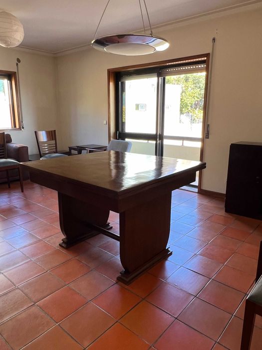 Mesa de jantar estilo Art Deco