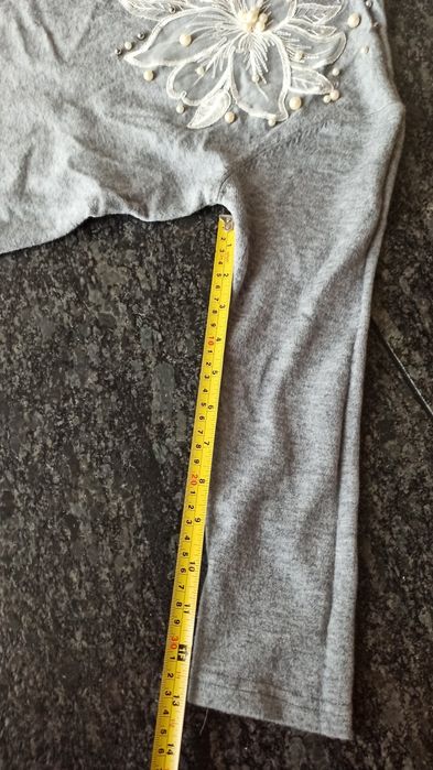 Sweter szary z koralikami rozmiar S/M