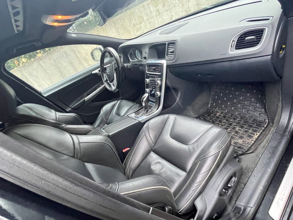 Volvo V60 R disigne Plugin 2014