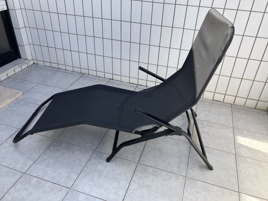 Espreguiçadeira metal em textileno preto/ dobrável