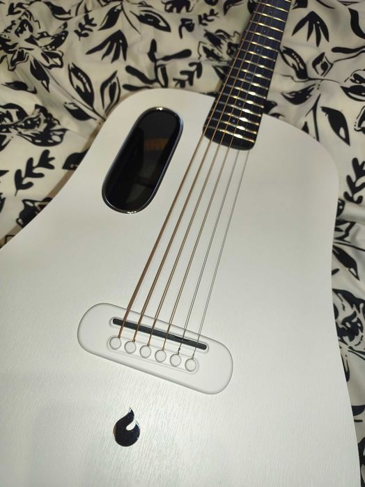 Gitara Lava Me Play