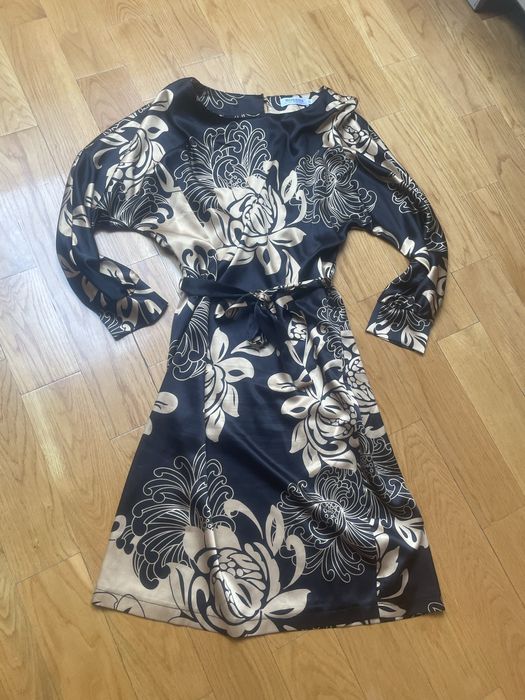 Piekna satynowa sukienka r.S/M