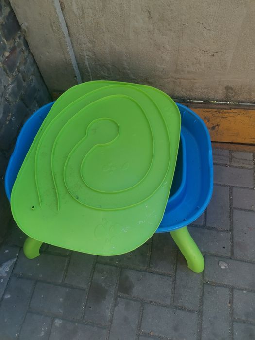 Stolik dla dzieci kreatywny