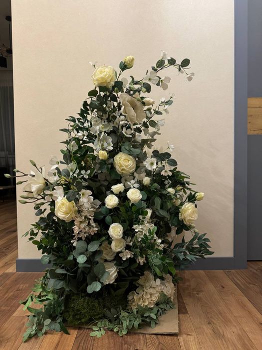 Квіткові композиціі,фотостудія,фотозона,штучні квіти