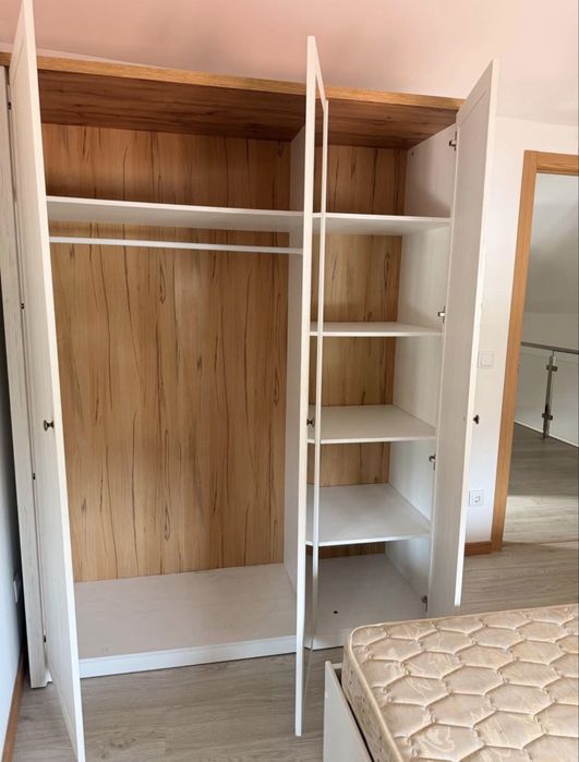 Roupeiro branco pouco usado