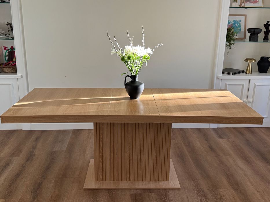 mesa de jantar com armário